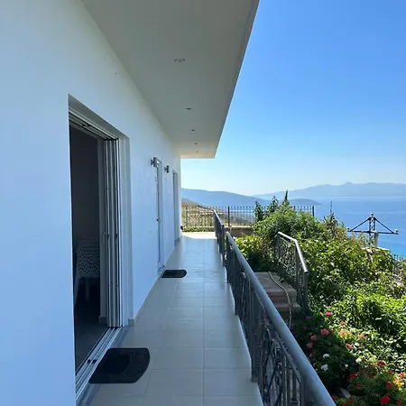 Sunsets Apartment *